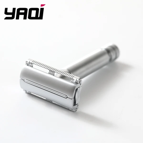 ماكينة حلاقة آمنة بلون كروم غير لامع من ياكي مونارك