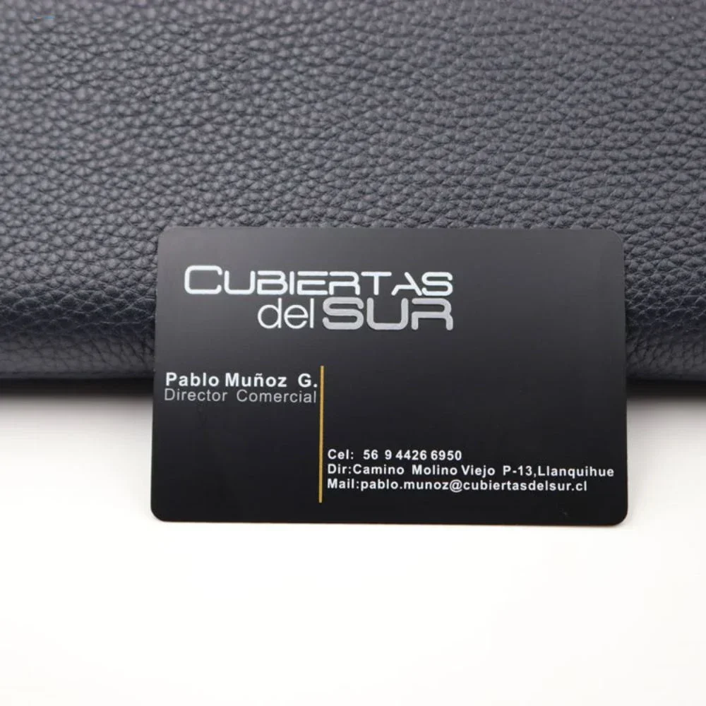 Tarjeta de visita de metal cuadrada premium Retención del cliente y mejora de la marca Tarjeta de garantía de lealtad en relieve de acero inoxidable negro