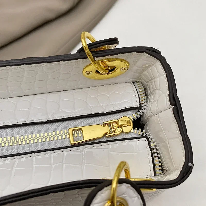 2025 신형 AI 생성 패턴 토트백 디지털 아트 여성 핸드백 메타버스 준비 패션 아이템