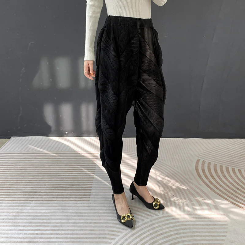 Miyake Pleated 2026 Spring/Summer Calf Pants Loose Pleated Pants Three-dimensional Comfortable Silky Pleated Clothing Pleats