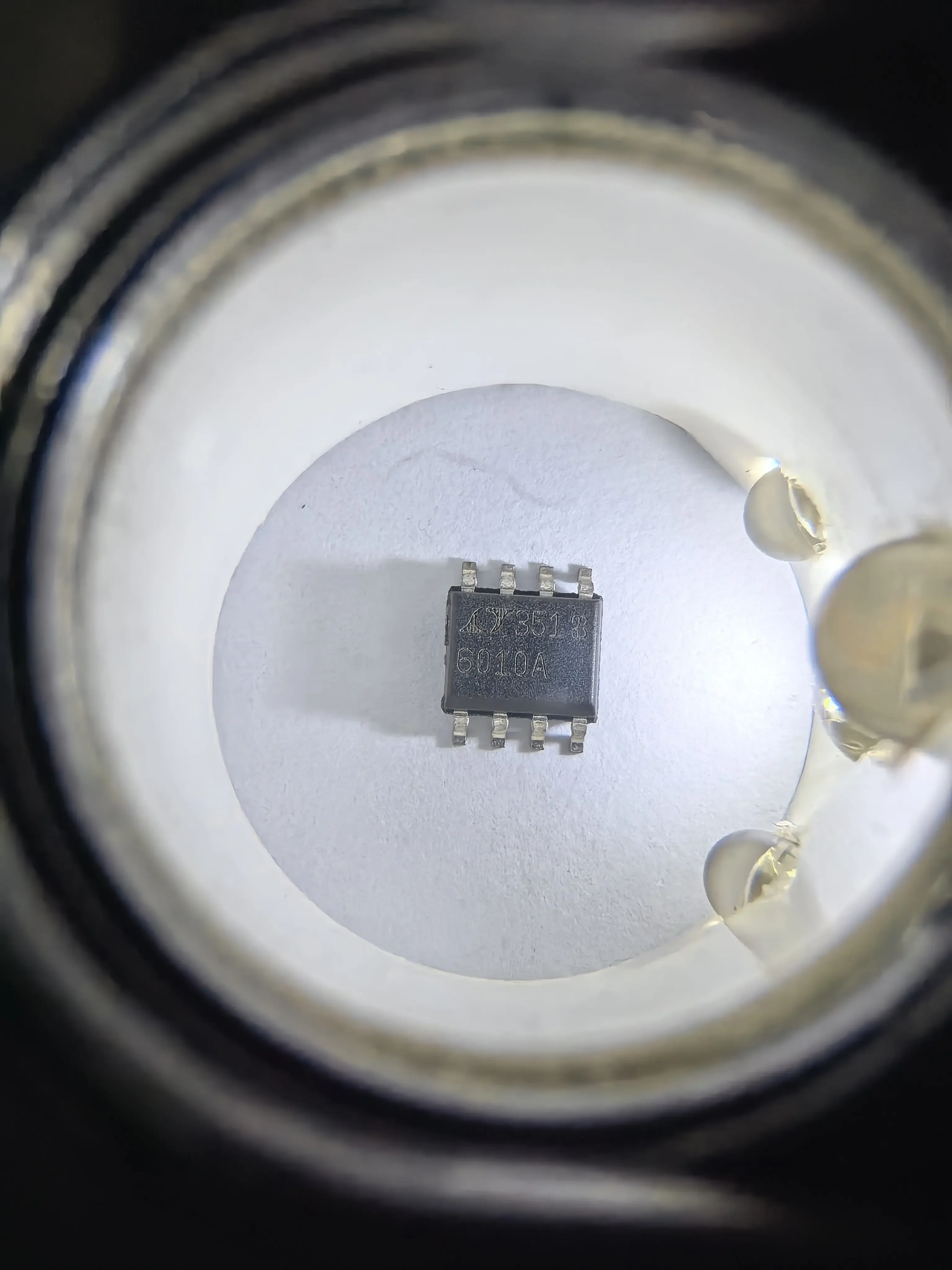 LT6010ACS8 LT6010AIS8 LT6010CS8 LT6010IS8 LT6010 - 135uA, 14nV/rtHz, Rail-to-Rail Output Precision Op Amp with Shutdown