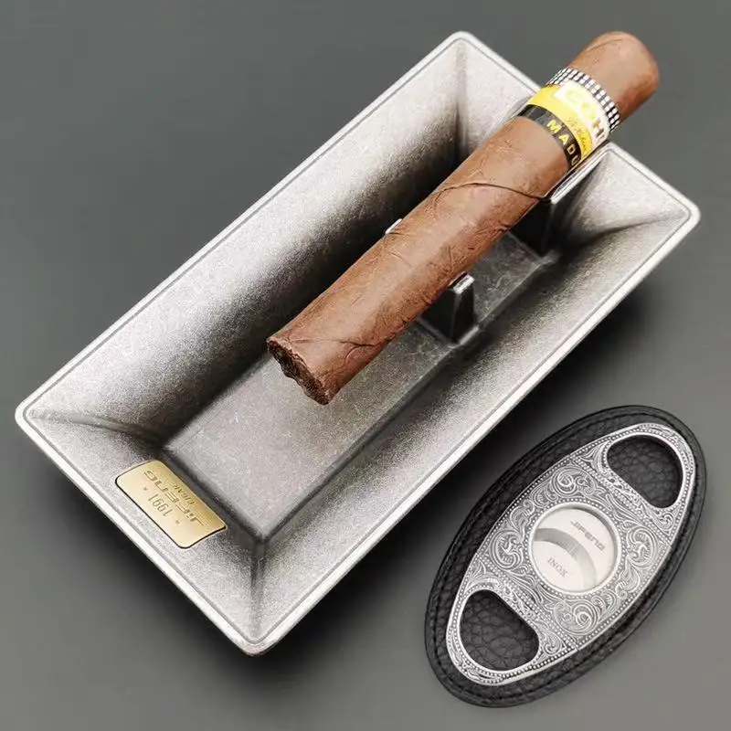 Cross‑border spot wholesale antique‑style cigar ashtray, creative personalized large‑size ashtray, metal cigarette extinguisher