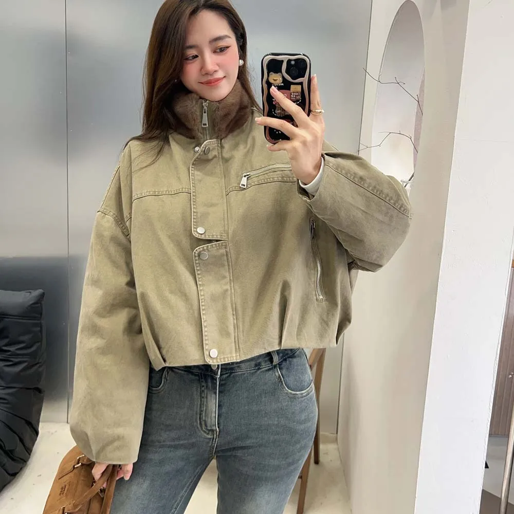 معطف فرو كوري جديد عالي الجودة لعام 2025 بياقة من المينك للشابات سترة قصيرة من ريش الإوز