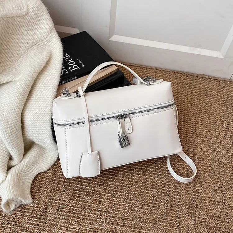 

2026 New Arrival Women's Handbag Fashion High-End Texture Light Luxury Niche Crossbody Bag