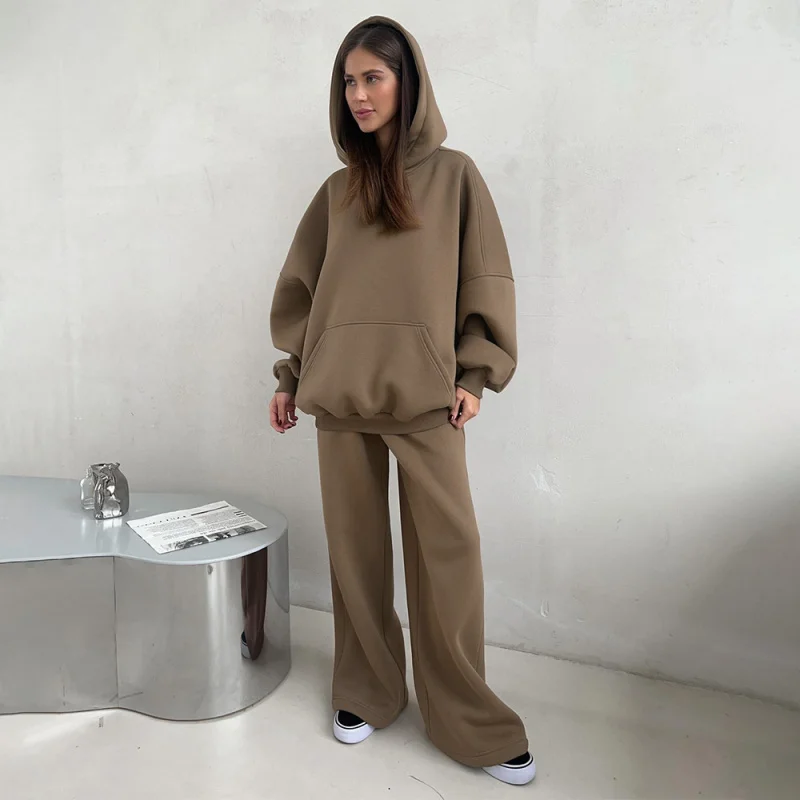 ชุดเสื้อฮู้ดสไตล์ยุโรปและอเมริกา ประจำฤดูใบไม้ร่วง-ฤดูหนาว ปี 2025 พร้อมกระเป๋าเสื้อ กางเกงขายาวทรงกว้าง ชุดลำลองสำหรับผู้หญิง