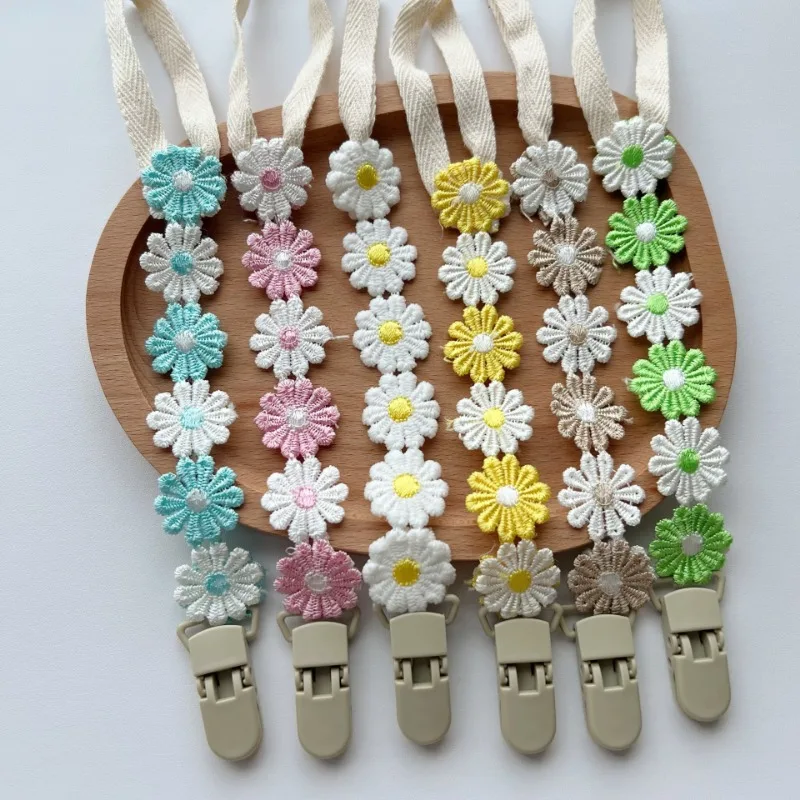 1 Piece Cute Daisy Pacifier Clips for Infant Baby Sweet European Daisy Floral Newborn Pacifier Clips Chain Baby Feed Accessories