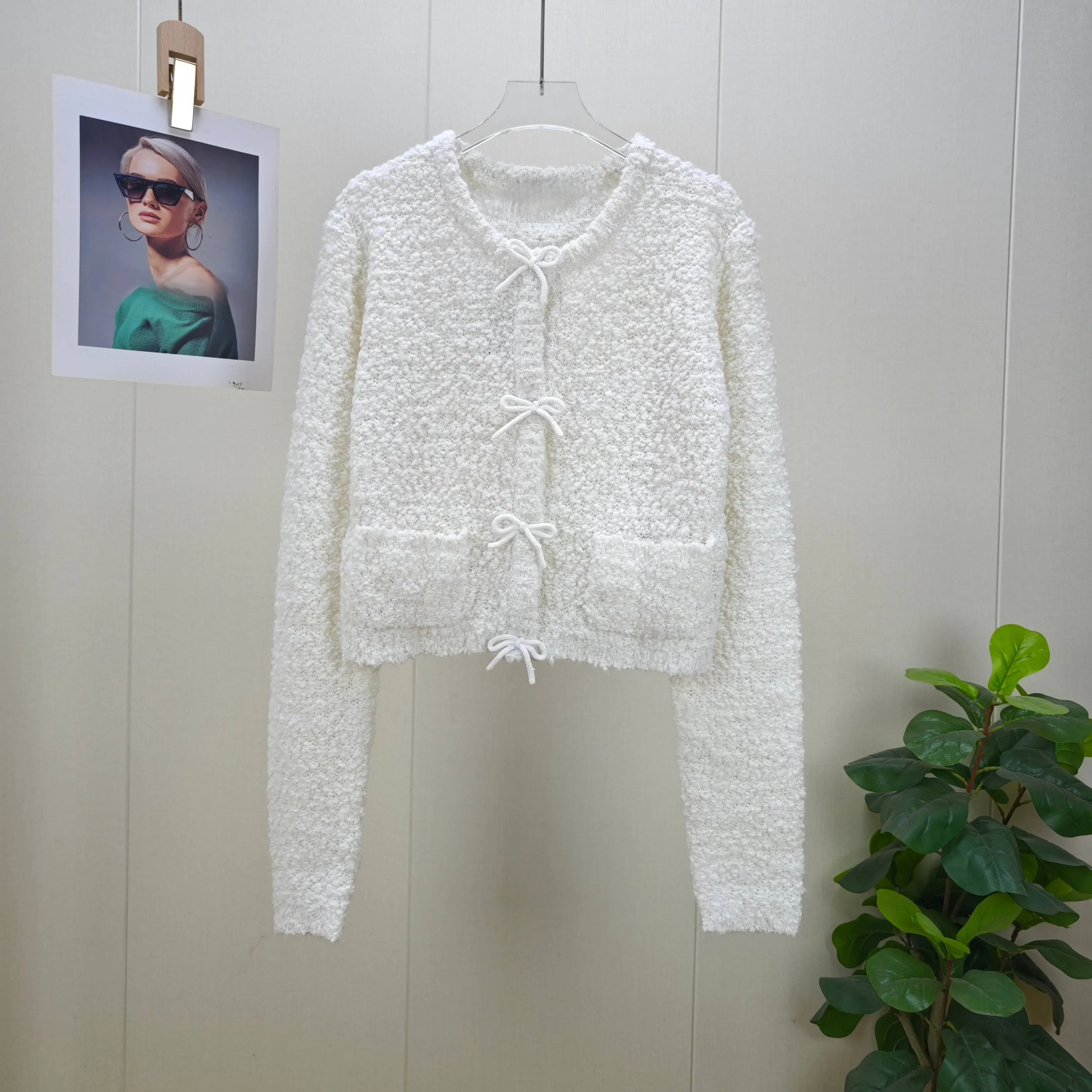 

New bow wool cardigan for fall/winter 2025