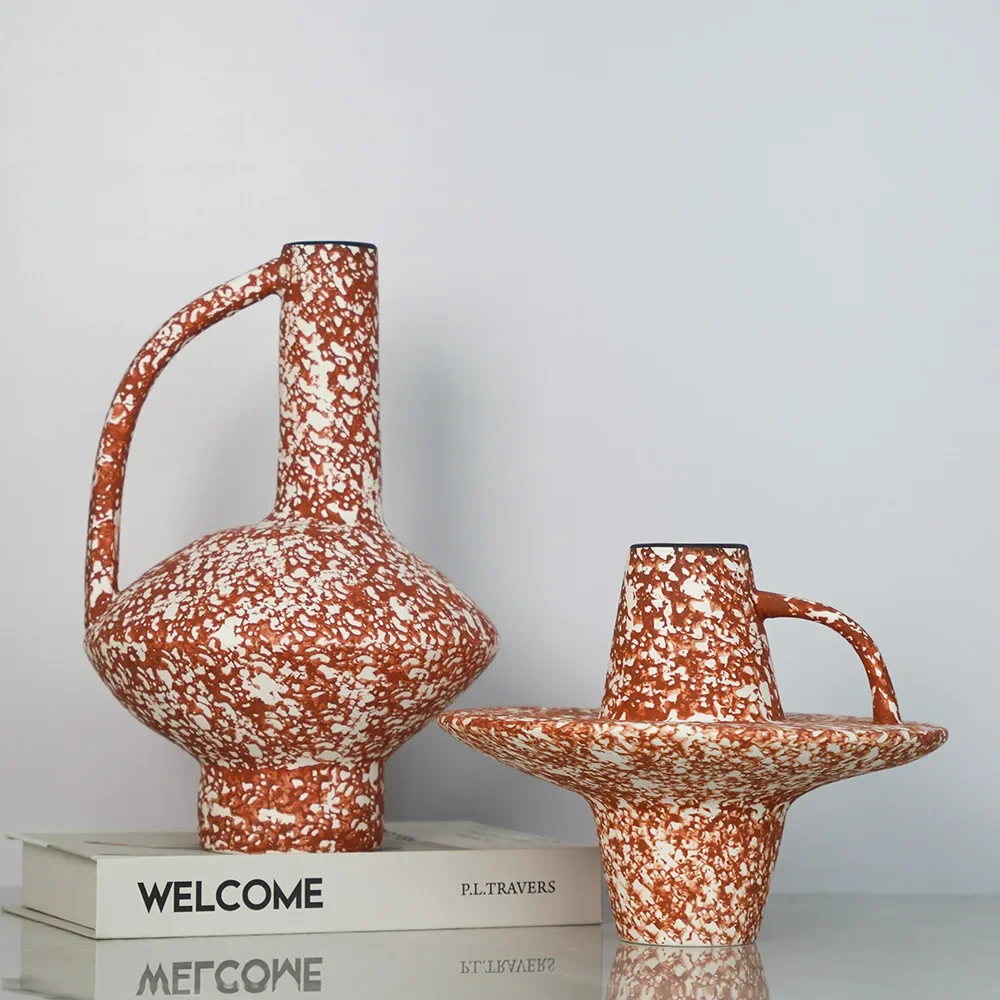 Model room creative flower arrangement decoration homestay retro home decoration