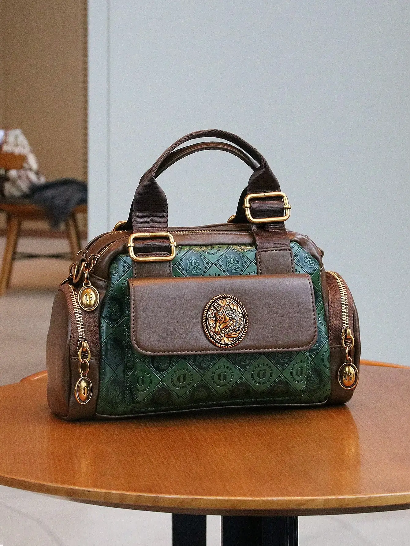 

2026 new handbag fashion multi-pocket casual Joker hand bag retro green color matching shoulder bag advanced soft reading pvc cr