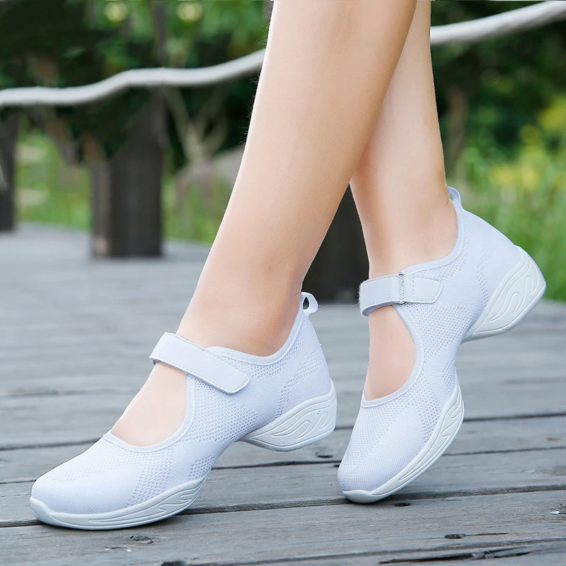 Ladies Dance Shoes Fly Woven Soft Bottom Women Adult Mid-Heel Mesh Dance Shoes Mom Exercise Fitness Shoe Sneakers