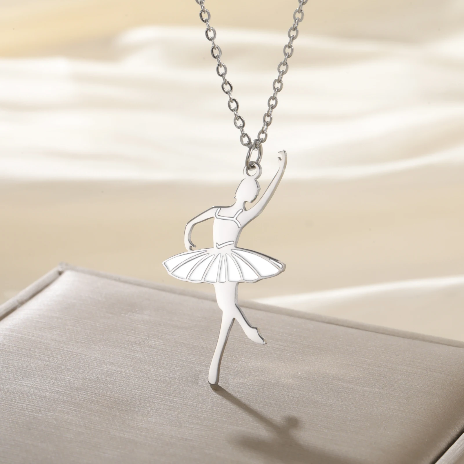 COOLTIME Gymnastik Anhänger Halskette für Frauen Edelstahl Mode Sport Ballett Tänzerin Halskette Turnerin Schmuck Neue – Detail 6