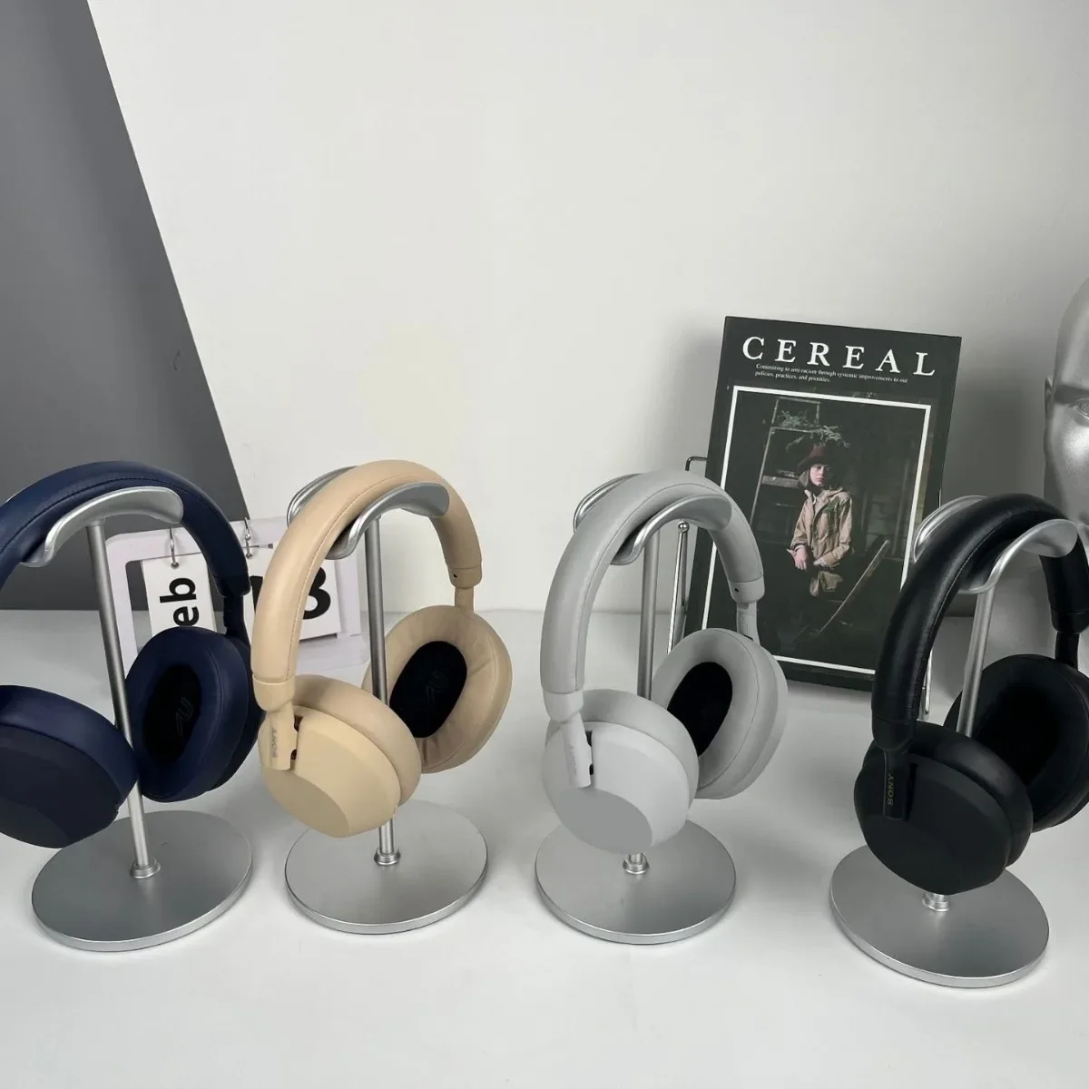 Gli auricolari wireless Bluetooth includono auricolari Bluetooth per comunicazione, sport e giochi