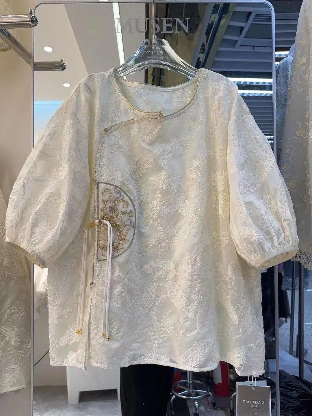 Blusas de Jacquard con bordado Floral para mujer, Tops Retro holgados con cuello redondo, camisas de estilo étnico Vintage chino de gran tamaño