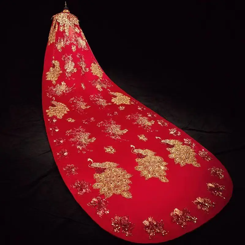 

Traditional Chinese Wedding Bride Cloak Heavy Industry Embroided Xiuhe Long Robe Bridal Shower Party Long Tail Phoenix Cape