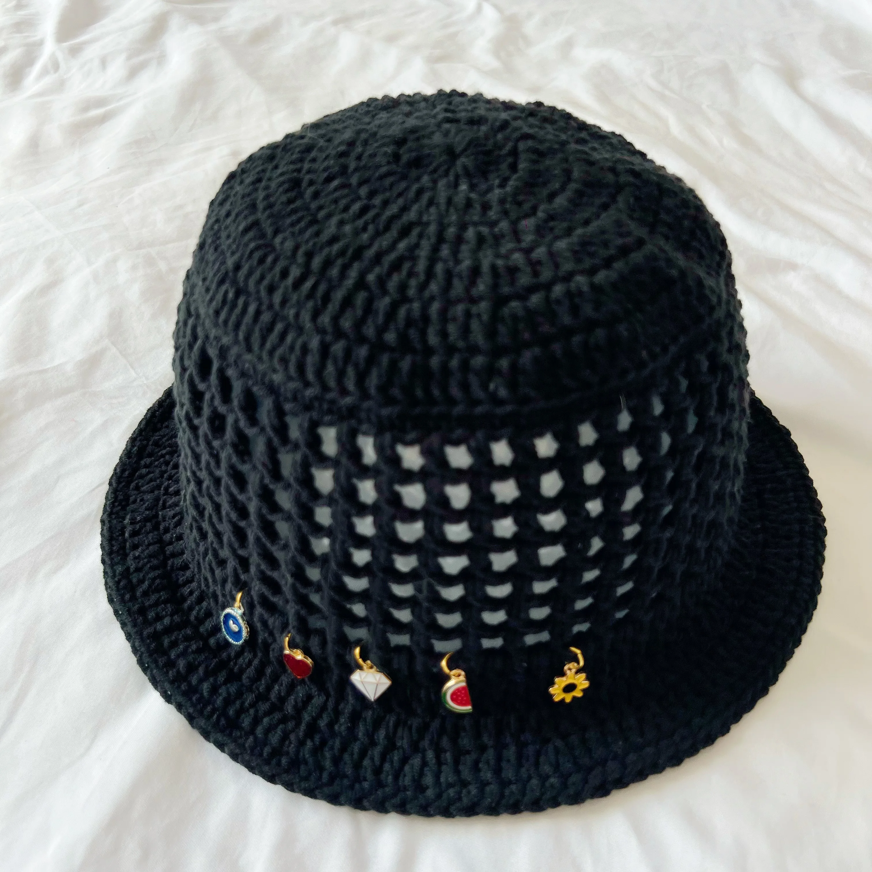 Hand-Woven Mesh Hollow Fisherman Hat, Versatile and Fashionable, with Oil-Drip Pendant, Knitted Hat Suitable for All Seasons