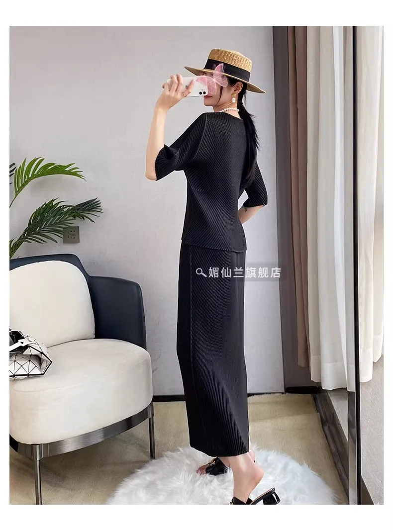 HOT SELLING  Miyake half sleeve  o-neck T-shirt + Straight  skirt fashion suit IN STOCK