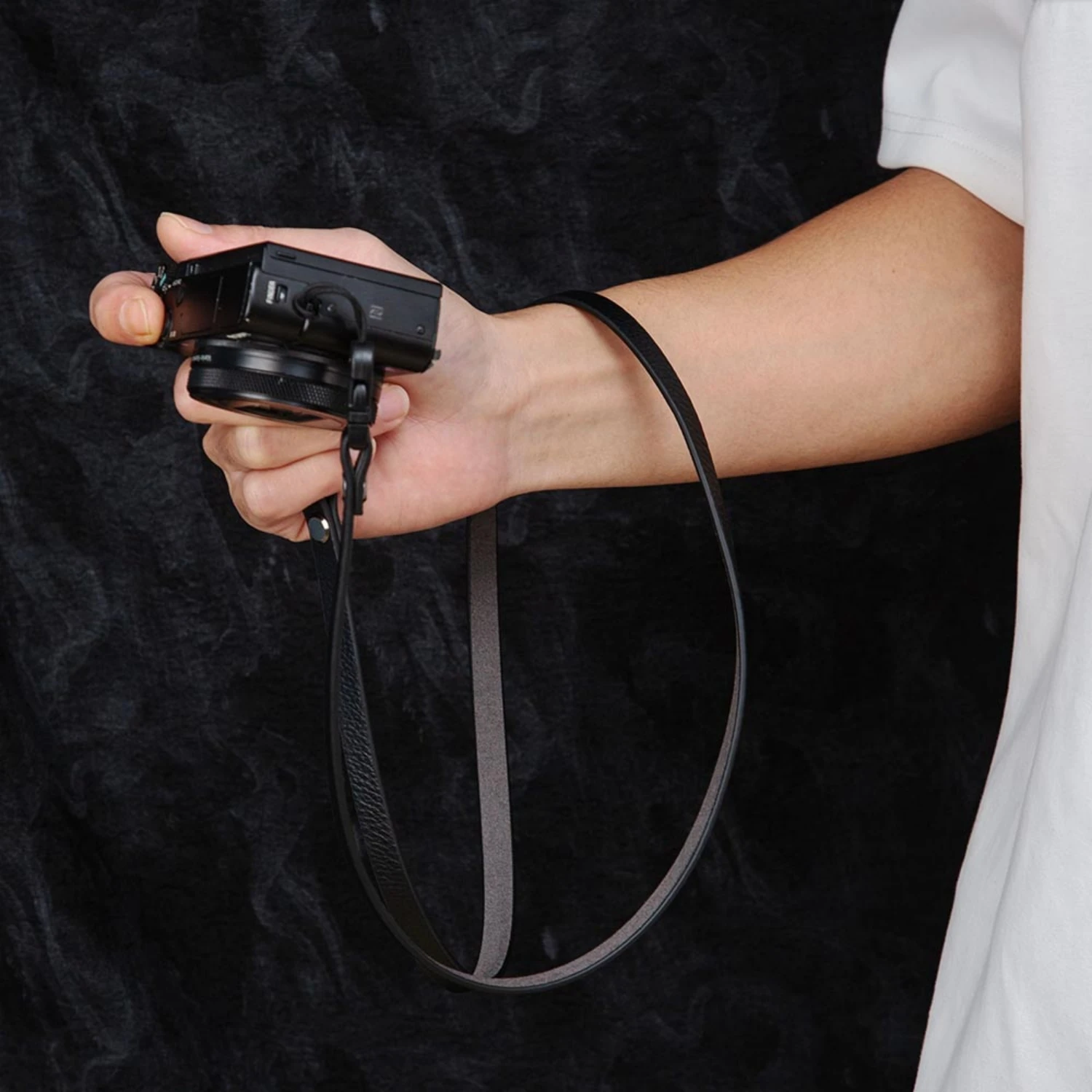 

Camera Shoulder Strap Genuine Leather Neck Sling Quick Release Shoulder Neck Strap for DSLR Mirrorless Cameras Wrist Strap