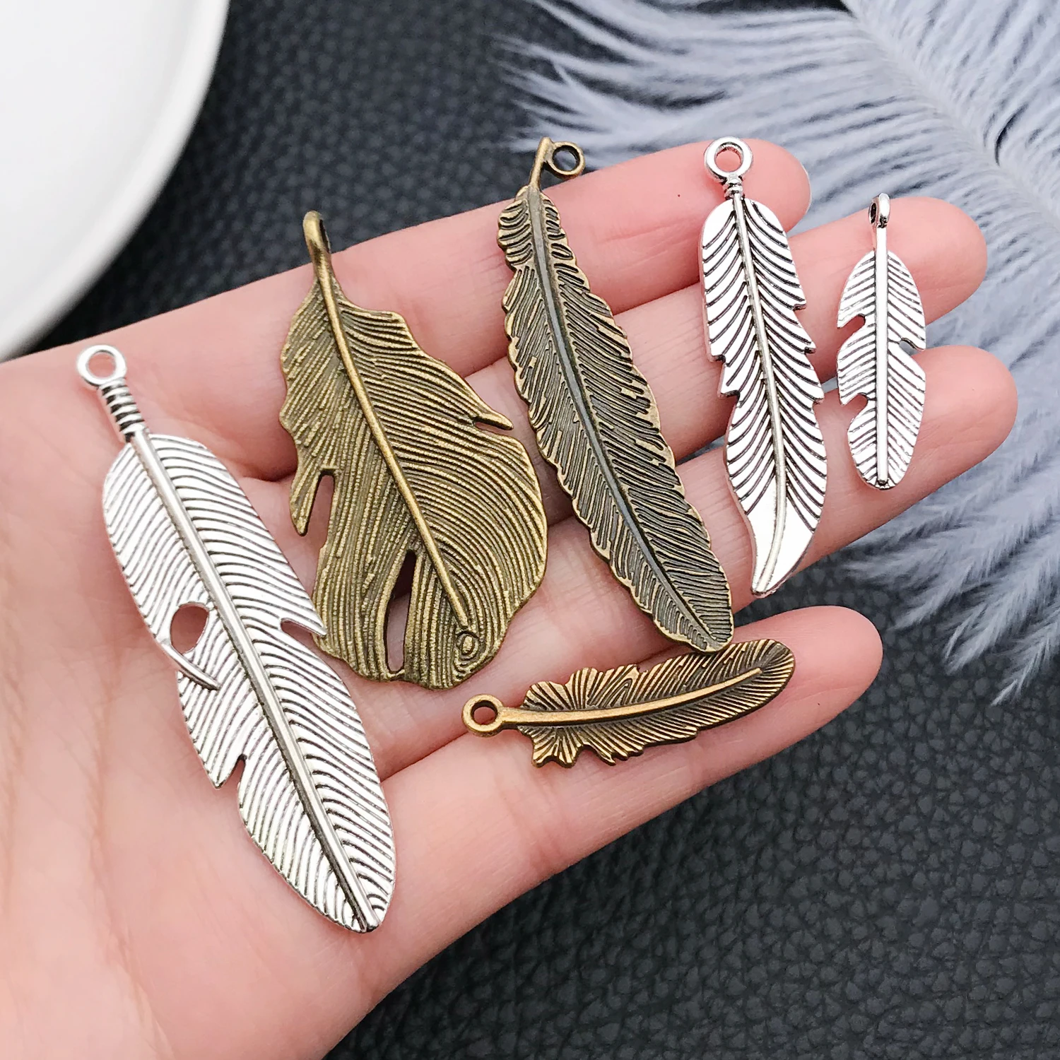 10/32pcs Vintage Feather Charms Alloy Leaf Pendants for DIY Bracelets Necklaces Earrings Jewelry Making Accessories