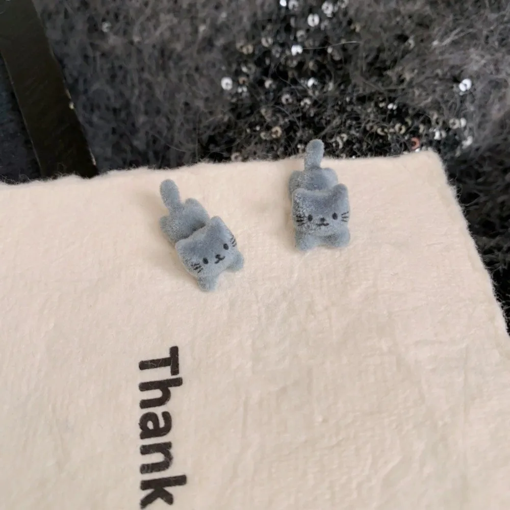 Hypoallergenic Fur-covered Earrings Three-dimensional Exquisite Y2K Animal Ear Studs Flocking Resin Versatile Cute Cat Earrings