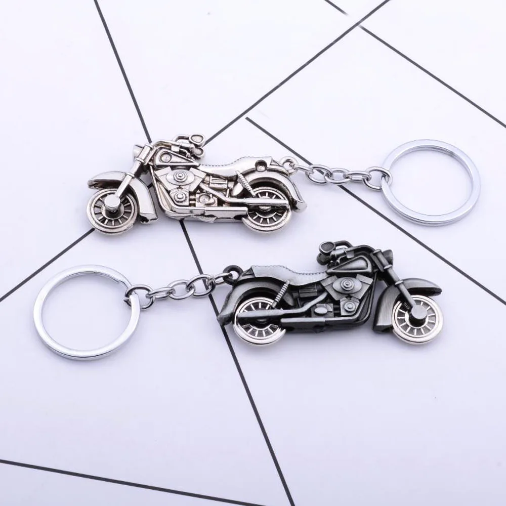 Creative Motorcycle keychain Retro Heavy Locomotive Metal Keyrings Fashion Car Key Fob Accessories For Men Cool Souvenir Gifts