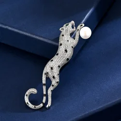 Luxury Micro-inlaid Zircon Overbearing Leopard Brooch Delicate Freshwater Pearl Coat Women and Men Accessories Fashion Corsage