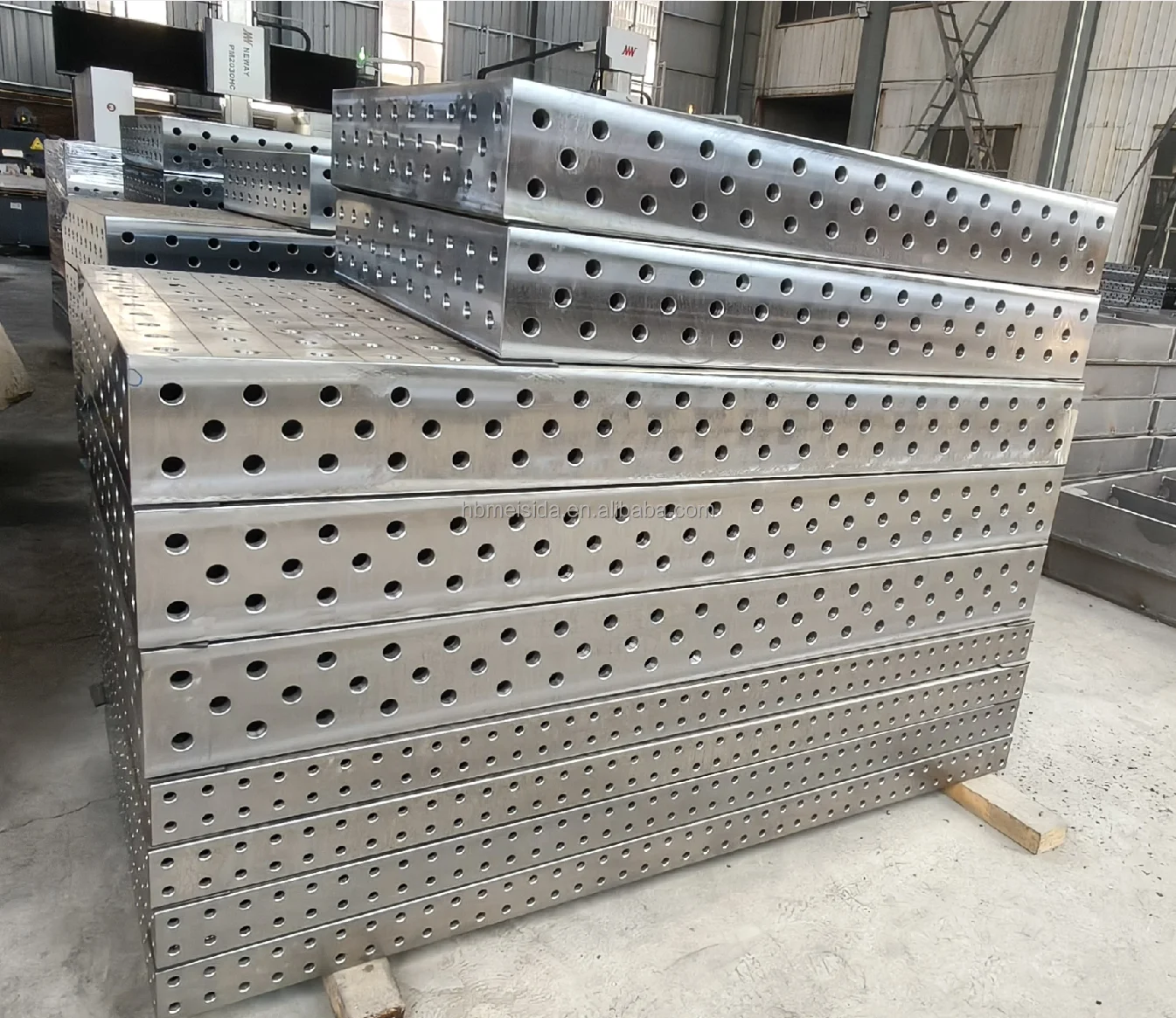 D16 D28 High Hardness Nitrided 3D 2D Welding Table Q355B Cast Iron Welding Platform Custom Size Factory Supply