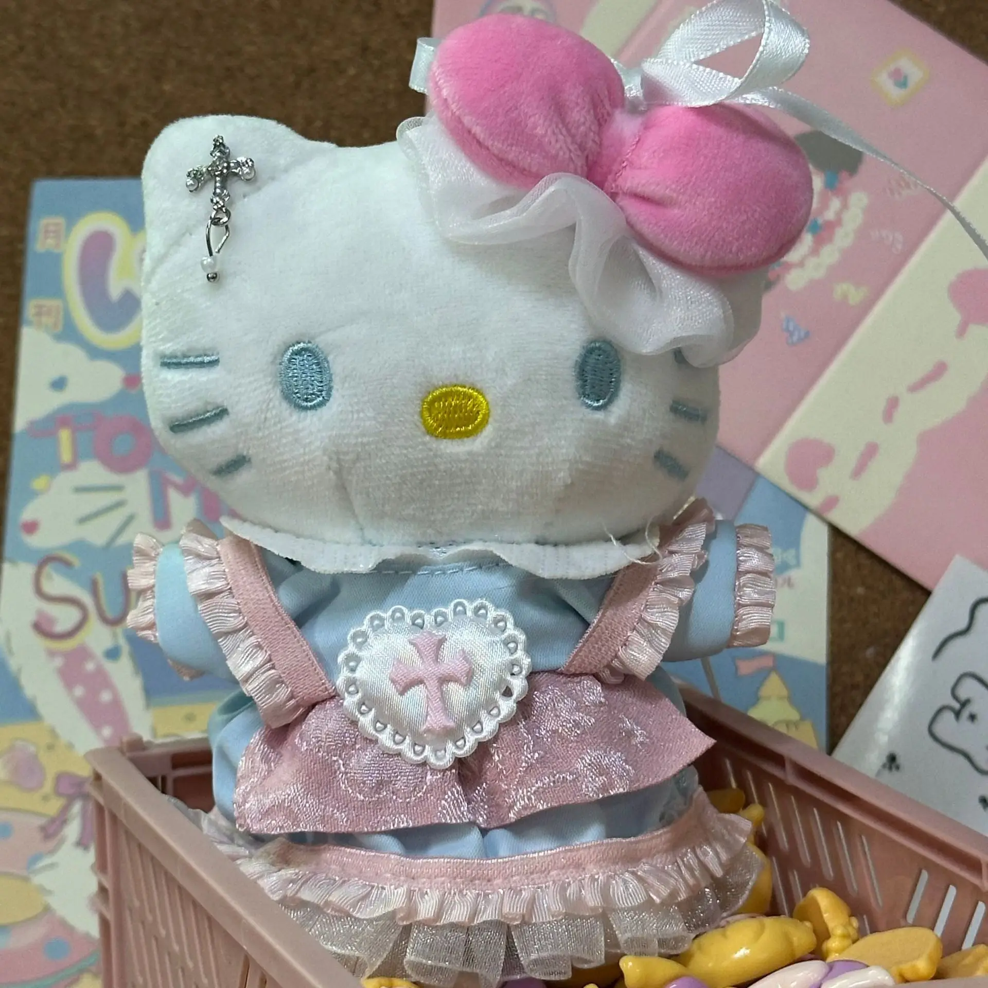 Infirmière Hello Kitty peluche poupée sac pendentif dessin animé mignon Anime sac à dos accessoires porte-clés voiture cintre filles cadeaux jouets