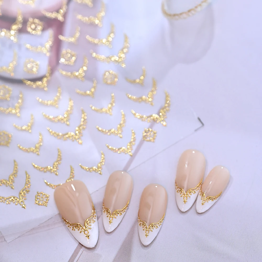 1 Stücke Gold Retro Spitze Flügel FrenchNail art Aufkleber Bronzing V-förmigen Französisch Nägel Abziehbilder DIY Elegante Maniküre Sliders Dekorationen