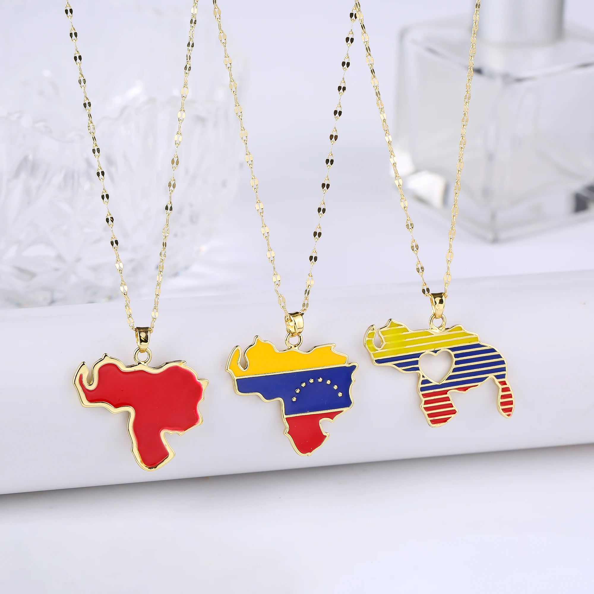 New Classic Venezuela Dominica Mexico Map Flag Pendant Necklace For Men Women Party Festival Ethnic Gold Color Jewelry Gift