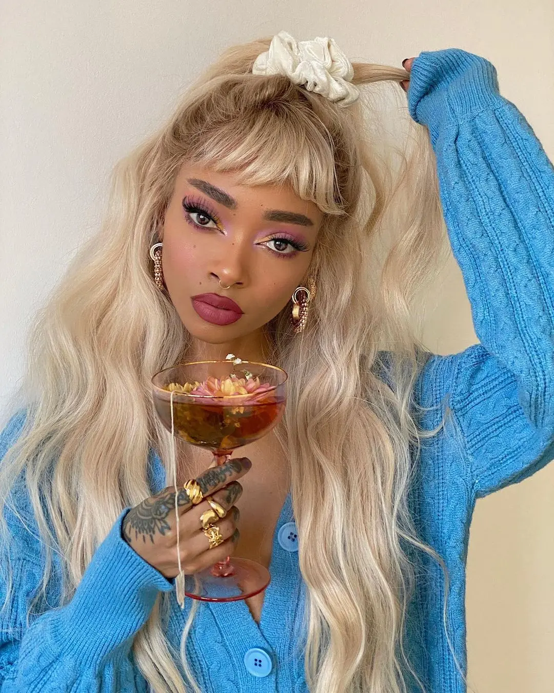 Top HD Lace Wig with Curtain Bangs Light Creamy Blonde Rooted Synthetic Lace Front Colored Natural Wave Frigne Wig For Women