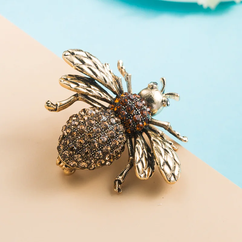 SKEDS Vintage Exquisite Bee Rhinestone Brooches For Women Fashion Shiny Insect Brooch Pin Cute Badges Clothing Suit Corsage