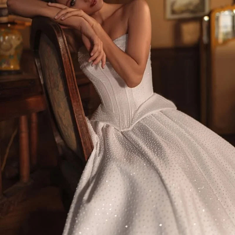 

Customized Shiny White Ball Gown Royal Wedding Dresses Long tail applique A-line skirt Tull Made Robe De