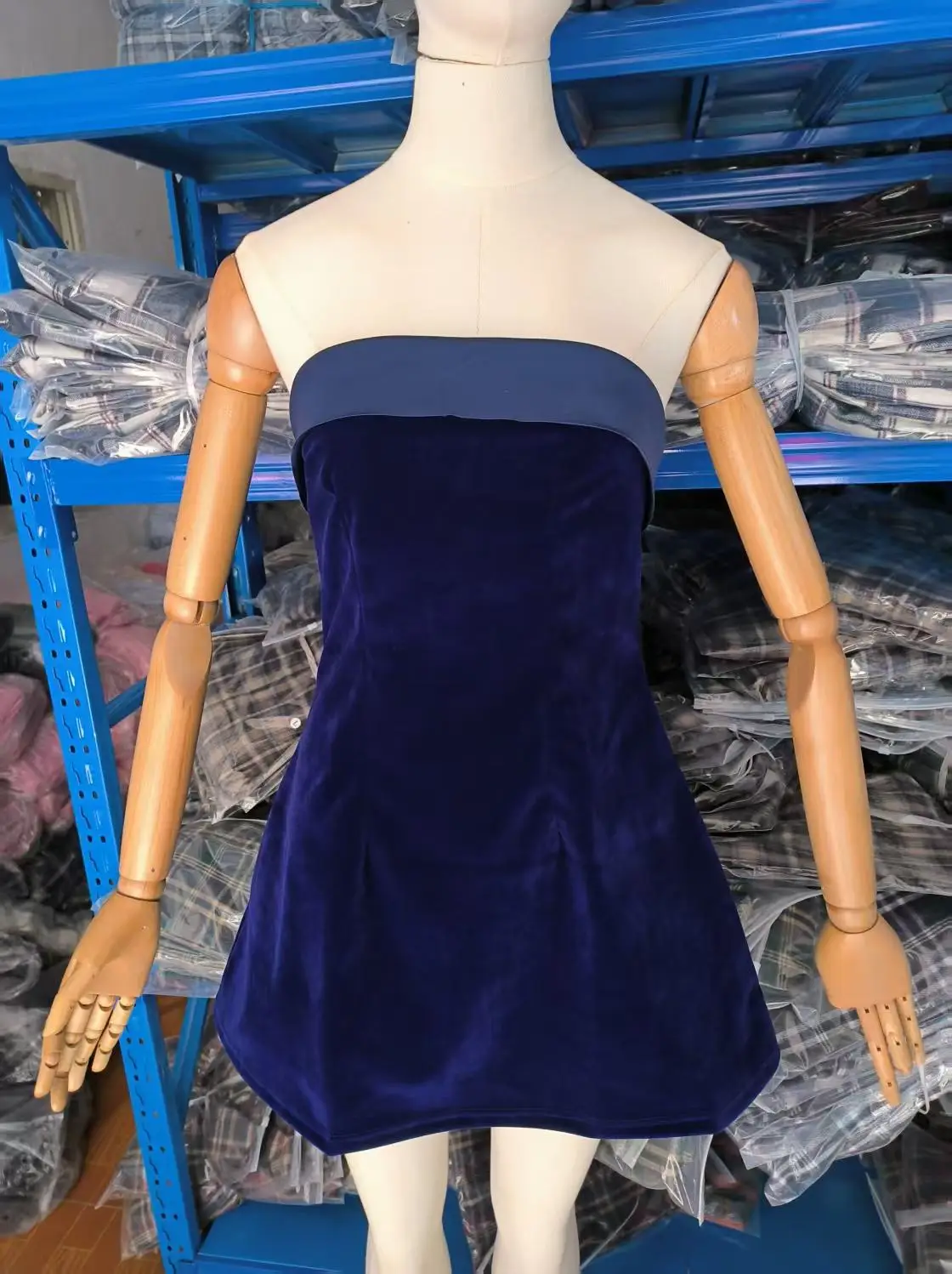 2026 Winter neue Damenmode sexy, auffälliges, rückenfreies, schulterfreies Tube-Top-Kleid für Frauen – Detail 1