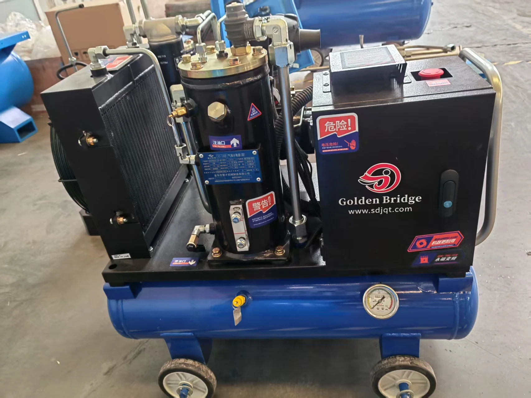 Small Capacity Mobile Screw Compressor 7.5KW Permanent Magnet Lubricated Portable Integrated Air Compressor
