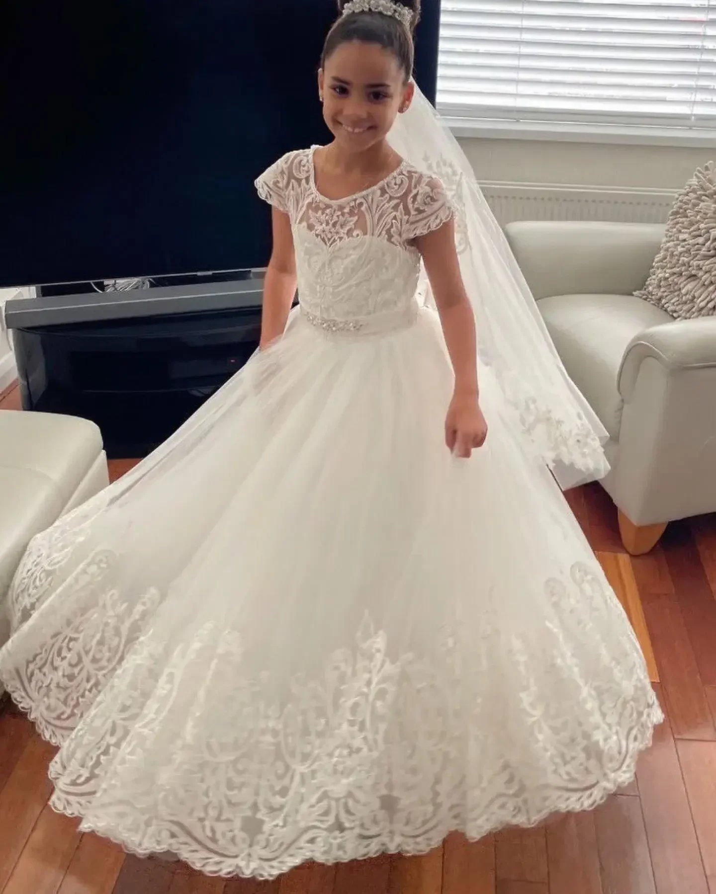 Vestidos de niña de flores de encaje de color marfil personalizados para boda, tul con cuentas y lazo, vestidos de fiesta de cumpleaños para niños, primer vestido de princesa