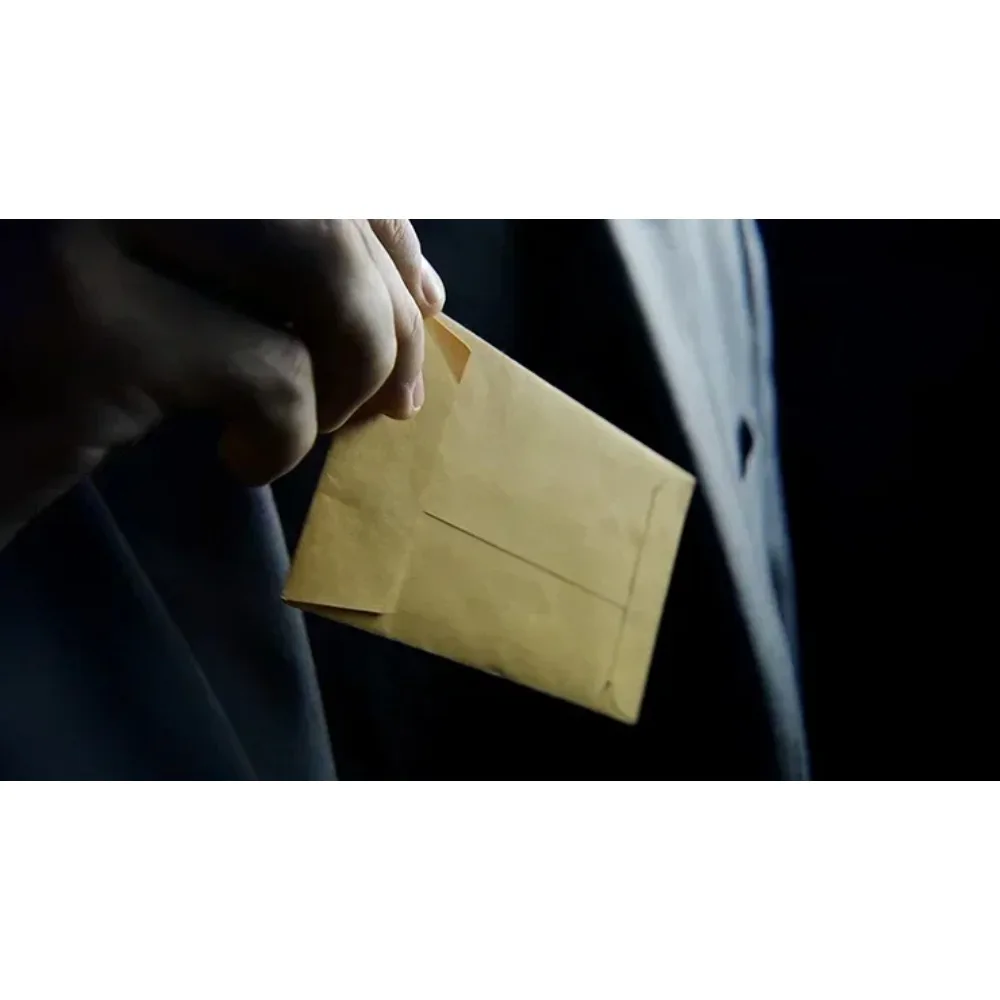 

Killer in Manilla Gimmicks Magic Tricks Close Up Magie Stage Illusions Magic Props Mentalism Classic Magia Singed Card