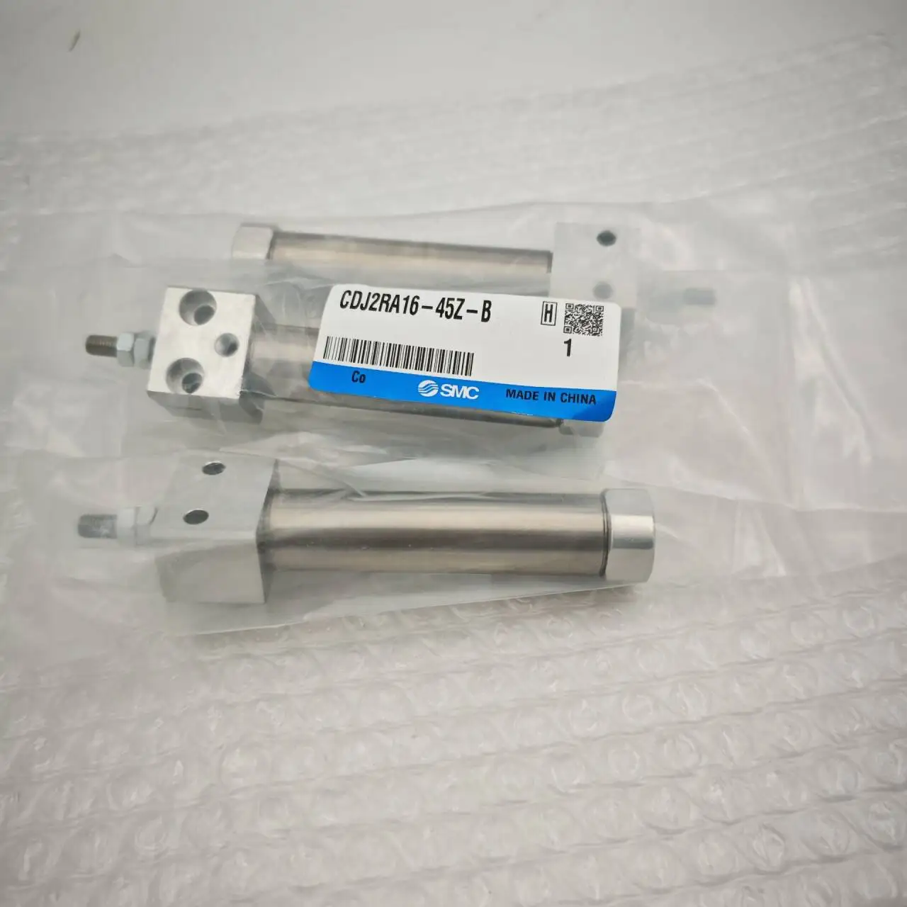 الأصلي حقيقية SMC مباشرة شنت اسطوانة CDJ2RA16-10Z-B CDJ2RA16-150Z-B قضيب واحد مزدوج التمثيل اسطوانة