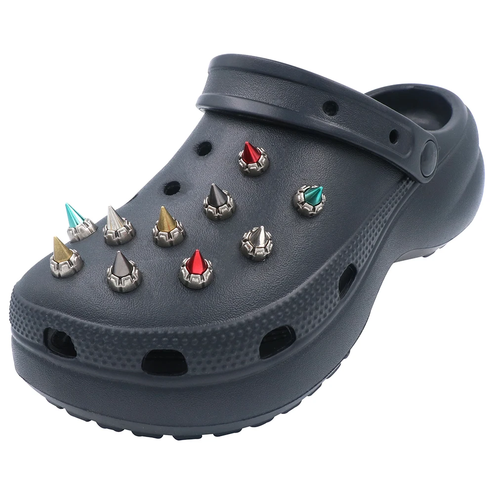 1 Set 14 Pcs Halloween Shoe Accessories Punk Style Charm Pins 지비츠 Metal Decorations Conical Slipper Hole Sandals Kids Party Gift