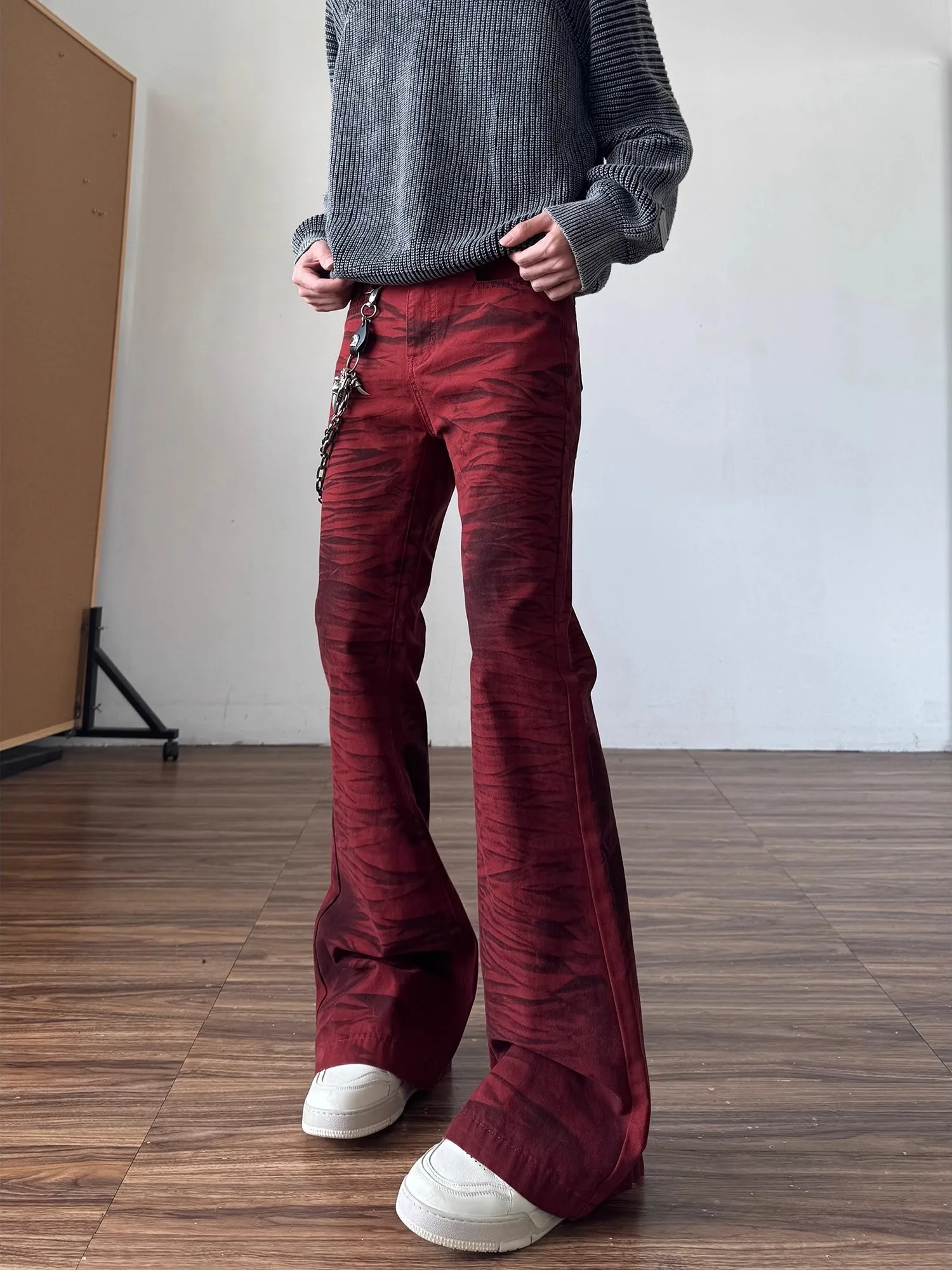 

Мужские джинсы-клеш с плиссировкой в американском стиле, красные, облегающие, удлиненные, повседневные, со средней посадкой, на молнии