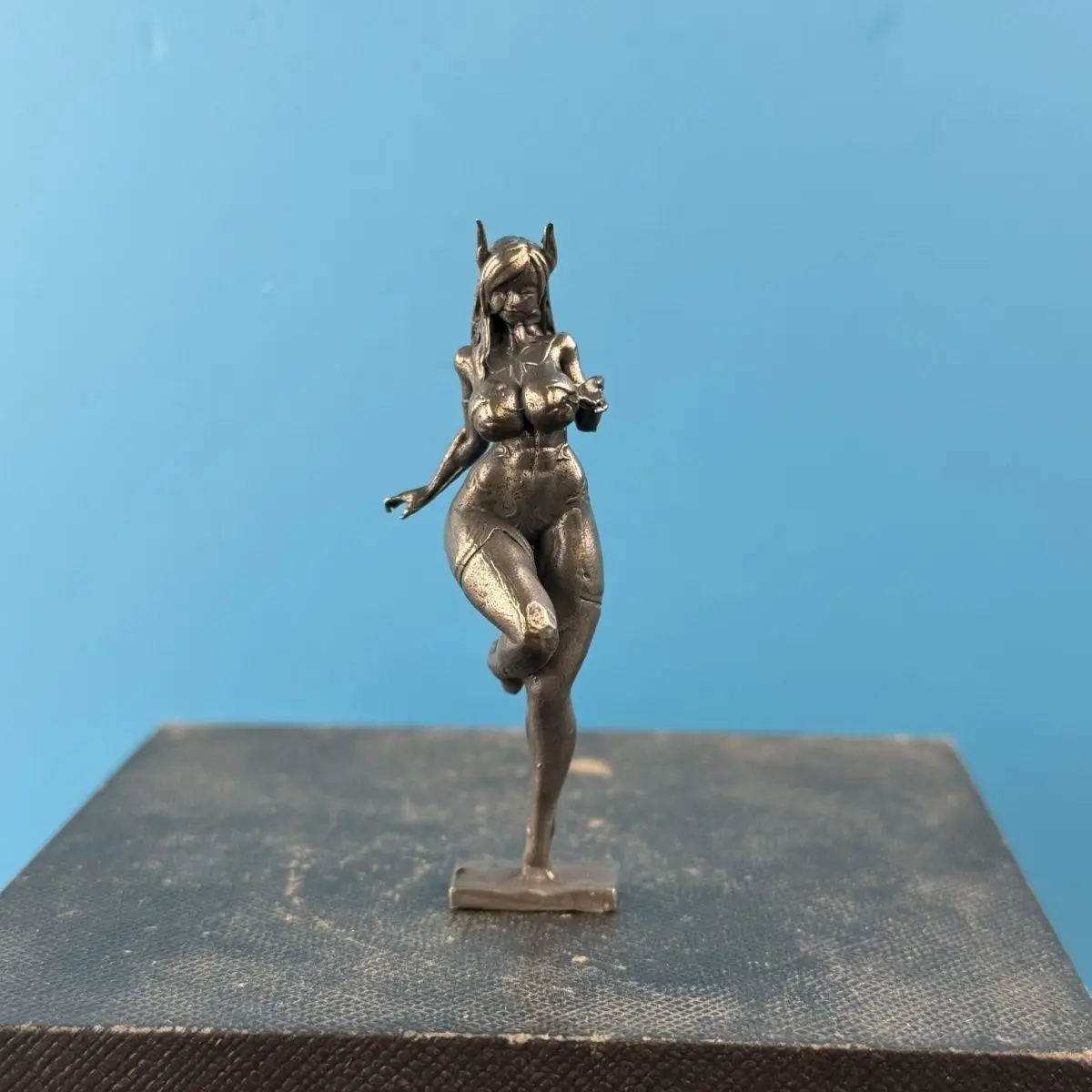 

Antiqued Brass Miniature Fantasy Demon Figurine with High Heels - Elegant Female Decorative Collectible for Home/Desk Display​
