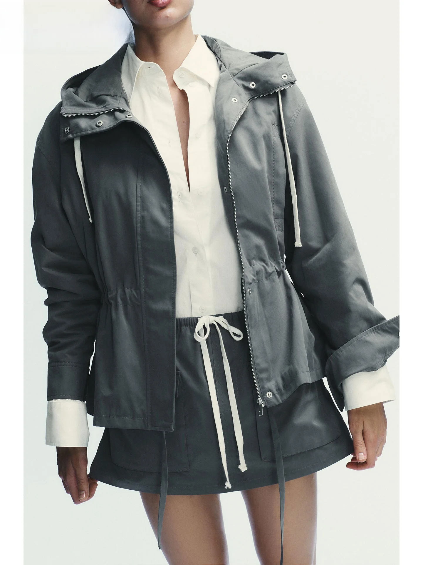 เสื้อแจ็คเก็ตผู้หญิง ZAPRHA รุ่นใหม่ประจำฤดูใบไม้ร่วงปี 2025 สไตล์ลำลอง ทรงหลวม มีเชือกผูก ซิป คอตั้ง มีฮู้ด ใช้งานได้หลากหลาย แฟชั่นสำหรับผู้หญิง ใช้เป็นเสื้อคลุมด้านนอก...