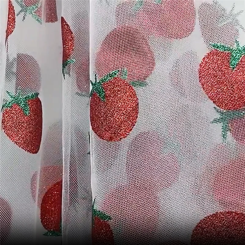 Pastel Pink And White Color Party Supplies Strawberry Theme Mesh Table Runner for Baby Shower Or Birthday Party Decoration