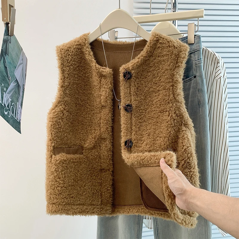 Casual Lightweight Warmthless Sleeveless Oversized Vest Shoulder Pad Jacket Outerwear for Women Fashionable Trendy Style