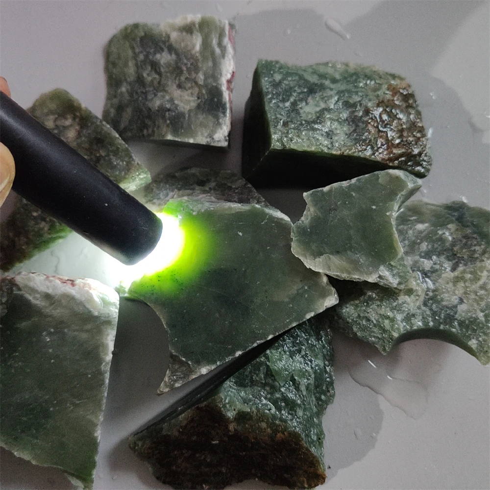 Natural Green Jasperite Gemstone Diffuser Oils Stone Raw Crystals and Stones Healing Mineral Specimen Decoration Stone Home