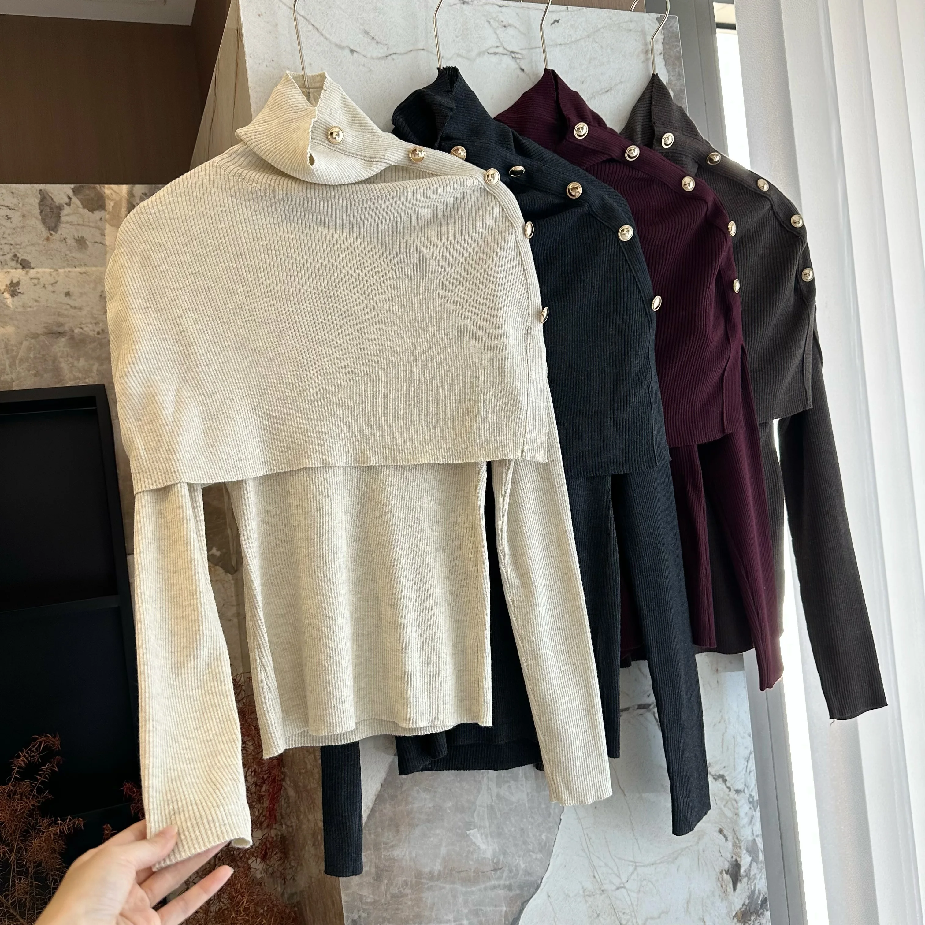 Damski elegancki sweter z golfem na jesień i zimę, z długim rękawem, w jednolitym kolorze, dopasowany sweter typu O-neck z peleryną/szalikiem.