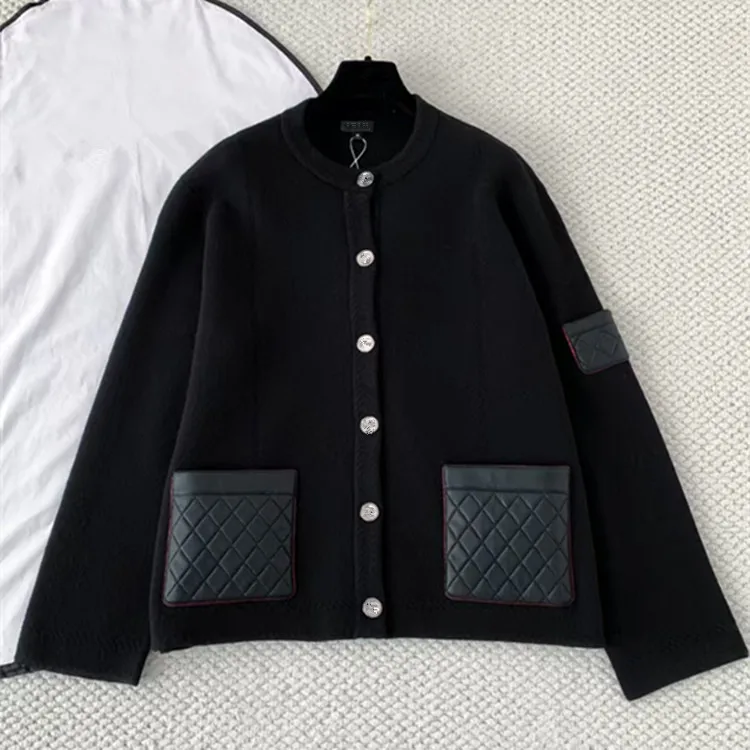 

Индивидуальная европейская и американская женская одежда на зиму 2025 года. Кашемировый вязаный свитер с длинными рукавами в стиле пэчворк. Кардиган.