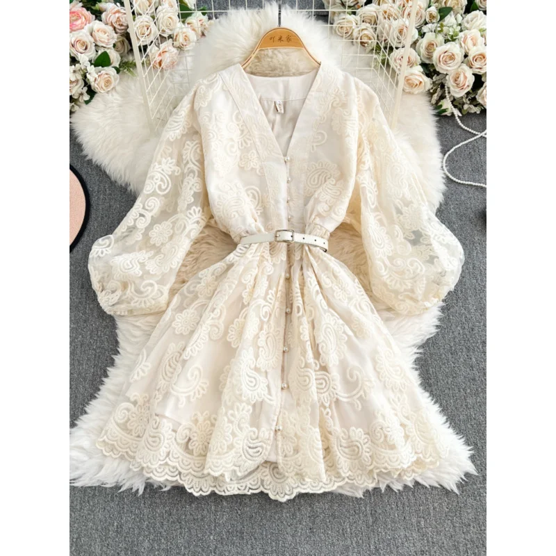 

French Sweet Palace StyleVLantern Sleeve Heavy Embroidery Waist-Cinching Slimming Single-Breasted ShirtAElegant Dress with Chara