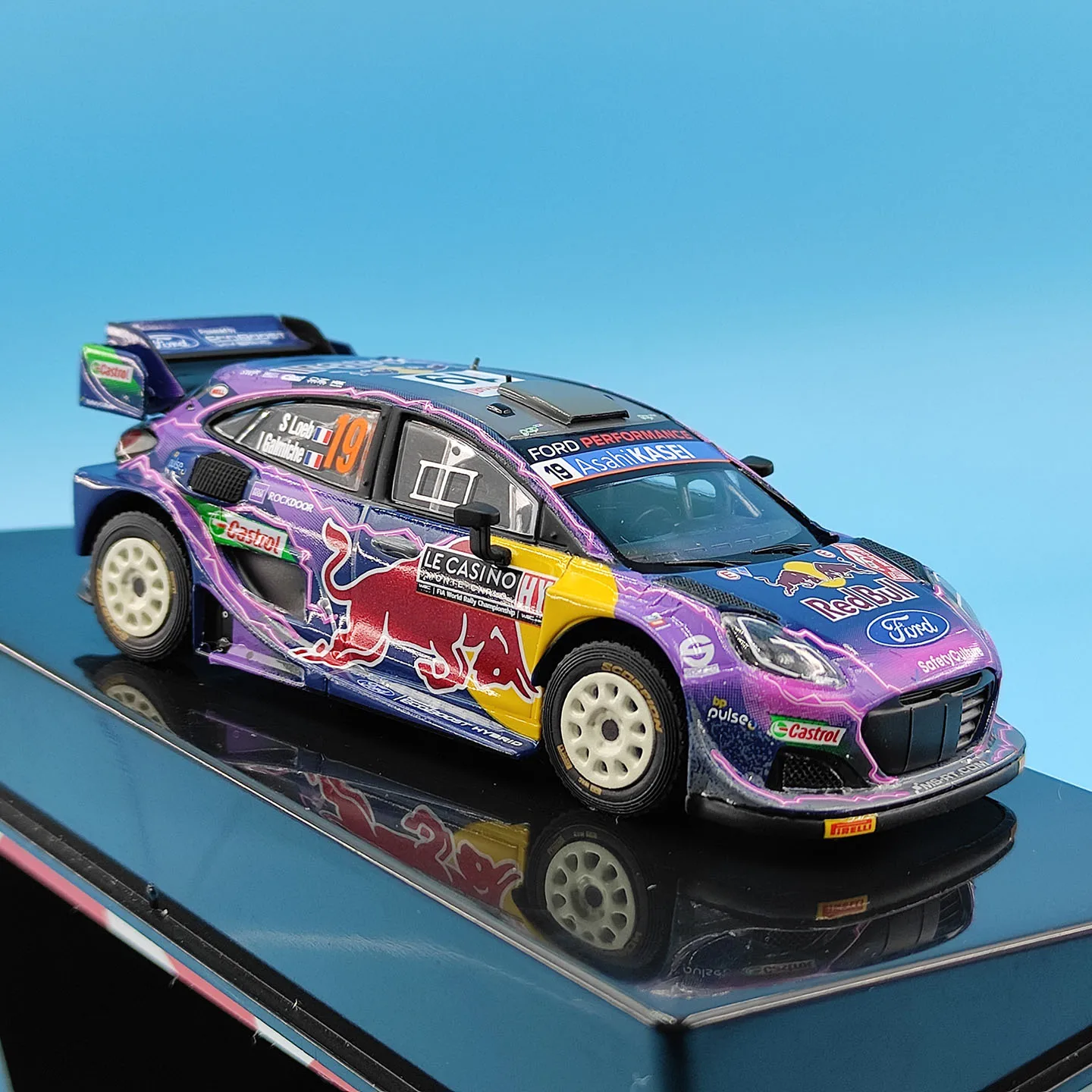 diecast-ixo-1-43-scale-19-alloy-car-model