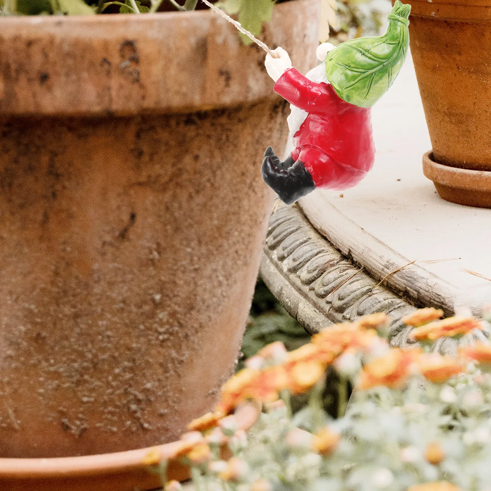 

Garden Climbing Gnome Resin Craft Exquisite Details Durable Lightweight Balcony Courtyard Home Scene Decor 120mm