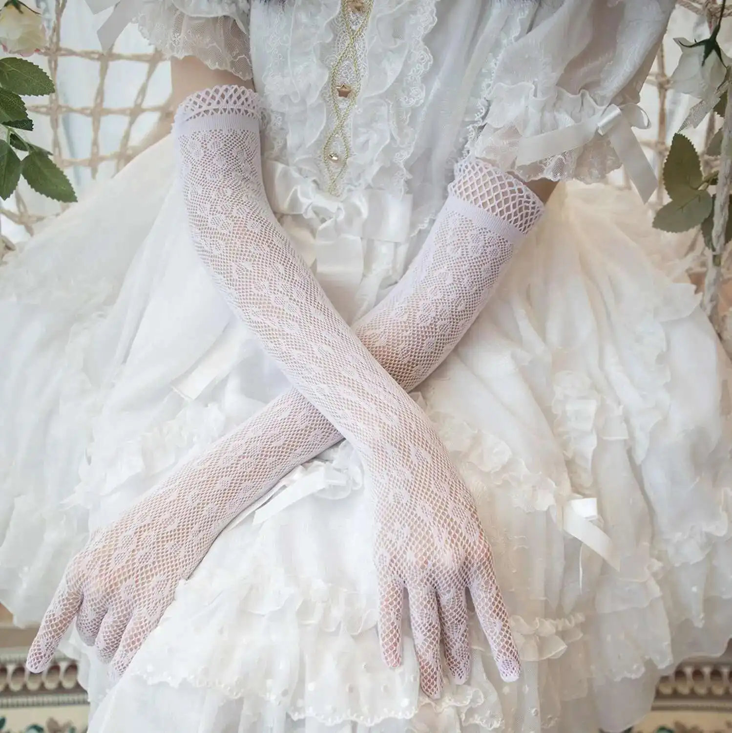 قفازات لوليتا دانتيل طويل بحزام أسود على شكل زهرة قوطية وأكمام يد ريترو لوليتا إكسسوارات رقيقة للحماية من الشمس